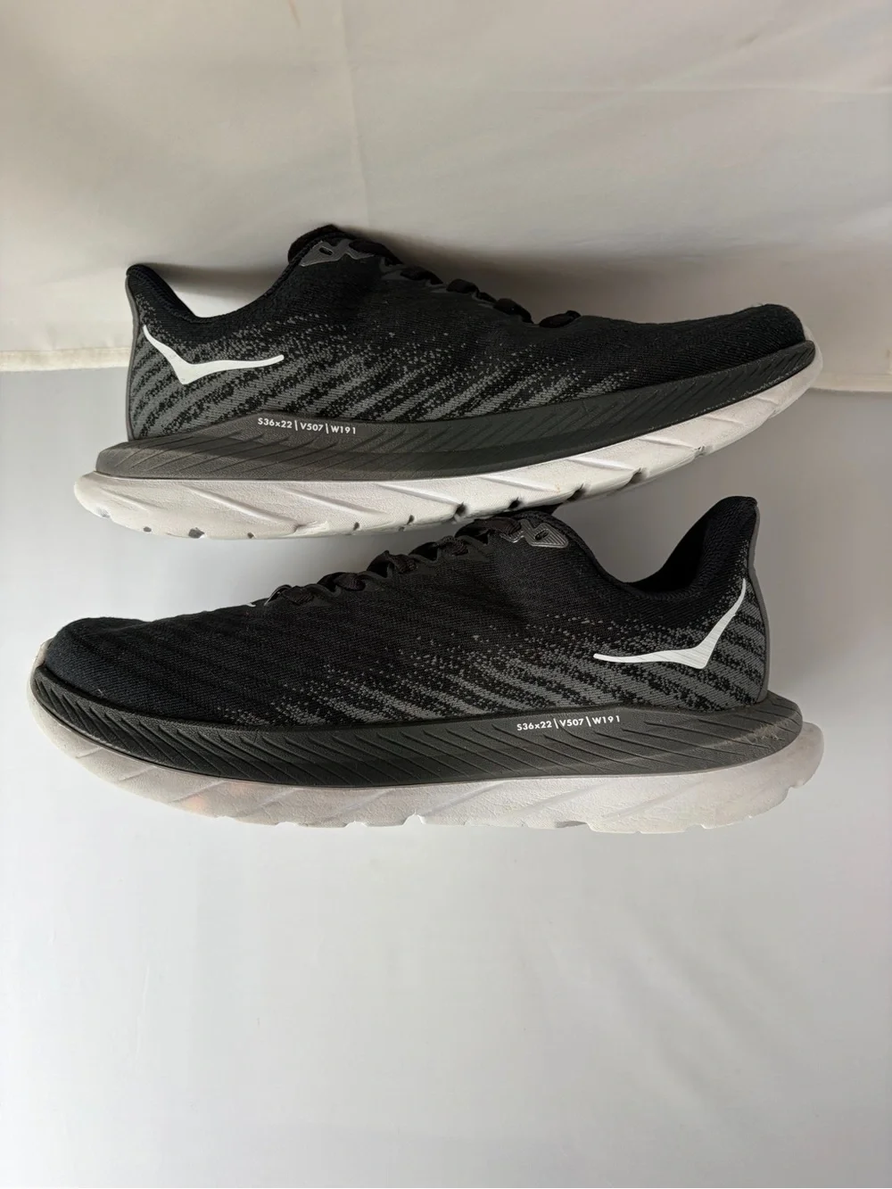 Hoka Women’s Mach 5 Running Athletic Shoes;Size 9.5 B; Black & White; #1127894